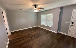 3 beds, 2.5 baths, $1,250, Unit 1923 Wiley St, TH