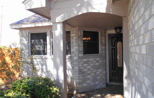 PFLUGERVILLE - 3 BED SFH   **2wks free rent qualified app & lease through 5/31/27**