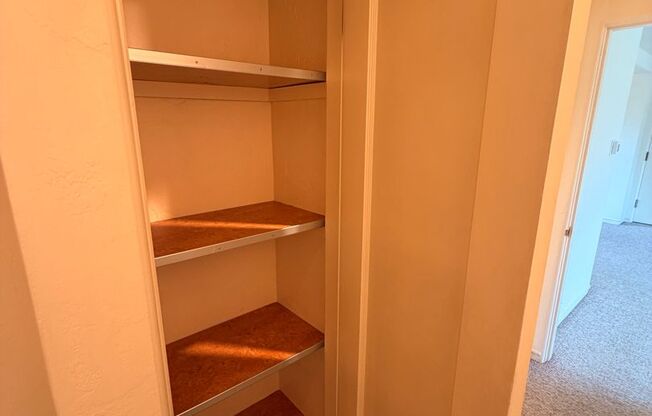 2 beds, 1 bath, 695 sqft, $1,595, Unit 711 - 3