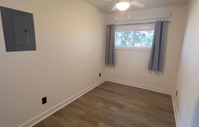 1 bed, 1 bath, $1,200, Unit 48 SE Anchor Ave #1