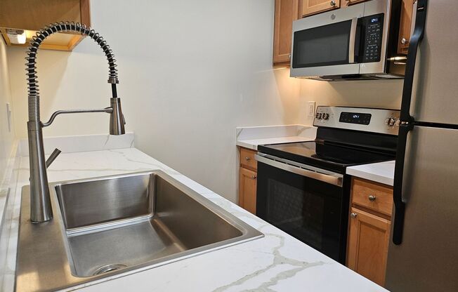 2 beds, 1.5 baths, 1,004 sqft, $2,640, Unit 82