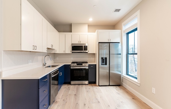 2 beds, 2 baths, 950 sqft, $4,095, Unit 301