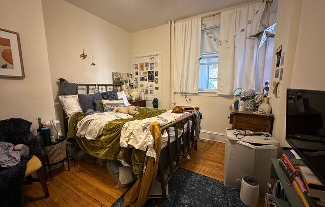 2 beds, 1 bath, 750 sqft, $2,950, Unit 6