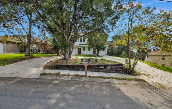 1020-1022 Misty Acres