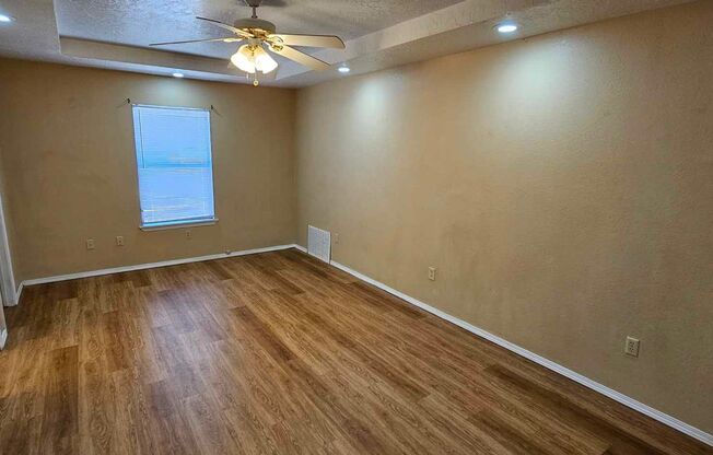 2 beds, 2 baths, 940 sqft, $850, Unit Unit 2