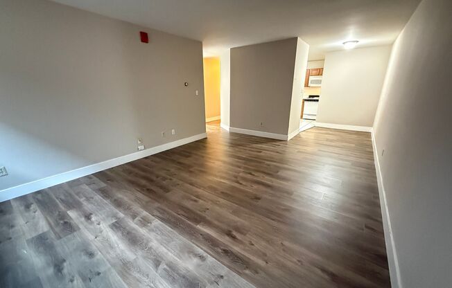 1 bed, 1 bath, $1,095, Unit 103