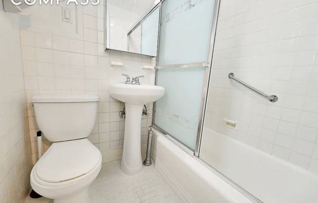 234 N 7 ST