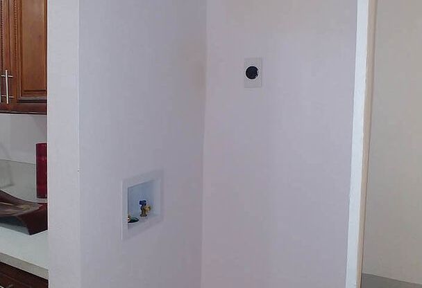 2 beds, 2 baths, 910 sqft, $2,795, Unit 512