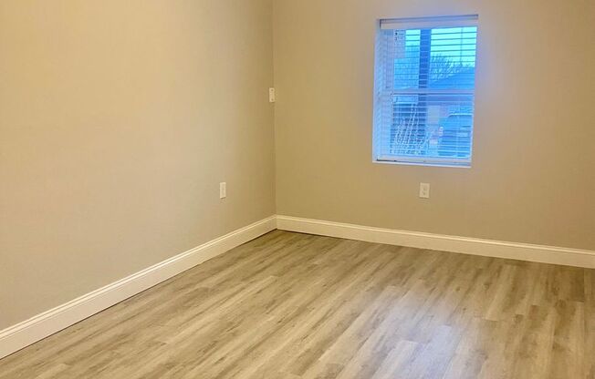 2 beds, 1 bath, 800 sqft, $1,975, Unit G5