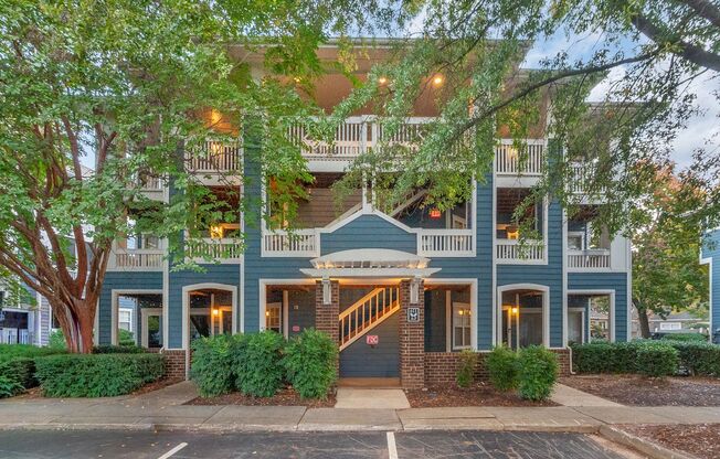 Beautiful Top Floor Condo in the Heart of Dilworth!