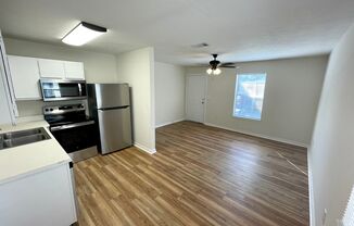 1 bed, 1 bath, $900, Unit C