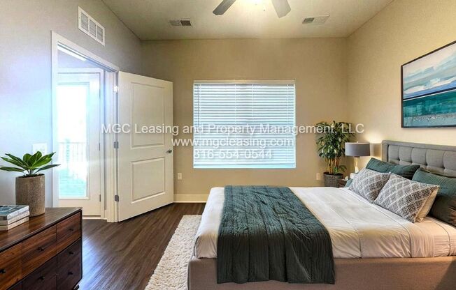 1 bed, 1 bath, 650 sqft, $1,165, Unit 5601-1A NE 80th Ter