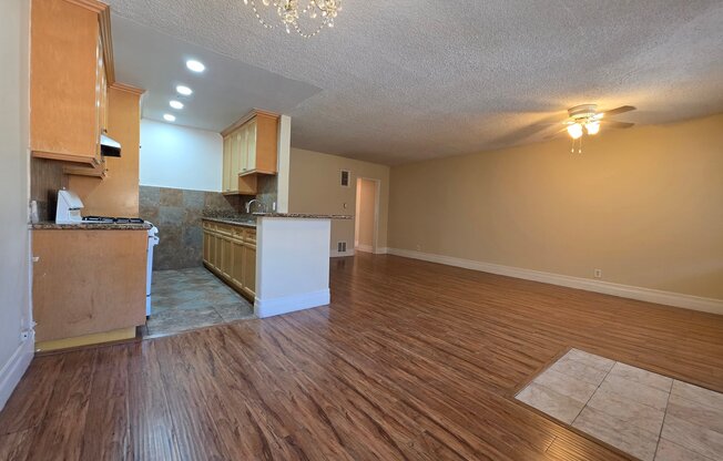 1035 WESTERN AVE