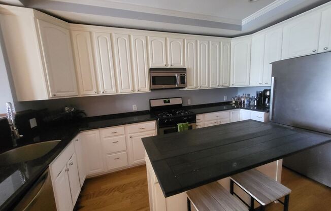 Charming 2Bed/3Bath in Patterson Place