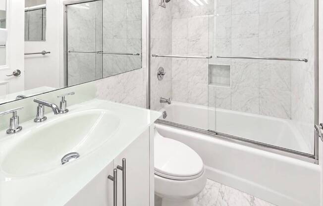 1 bed, 1.5 baths, 653 sqft, $5,900, Unit 9H