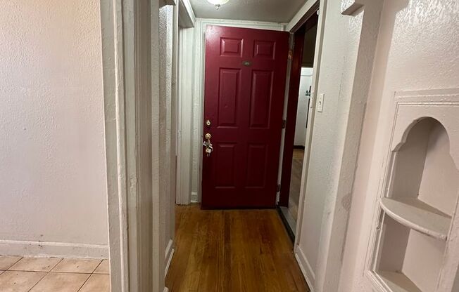 1 bed, 1 bath, $750, Unit 203