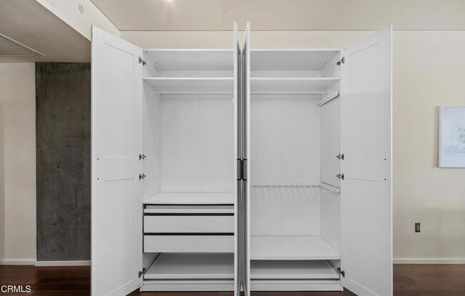 1 bed, 1 bath, 860 sqft, $3,000, Unit 914