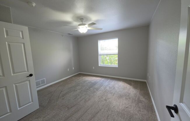 1 bed, 1 bath, 869 sqft, $1,465, Unit 1602-103