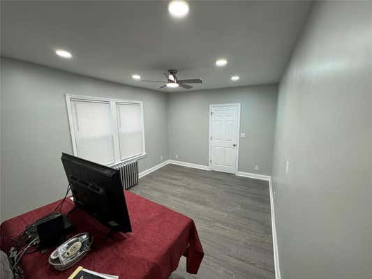 2 beds, 2 baths, 1,800 sqft, $2,500