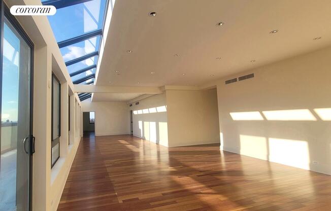 6 beds, 4.5 baths, 6,000 sqft, $55,000, Unit PHA