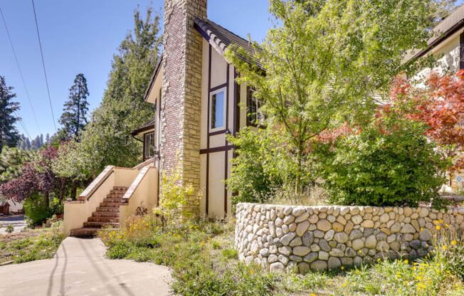 Fabulous Tudor in the most Pretentious neighborhoods in Lake Arrowhead.