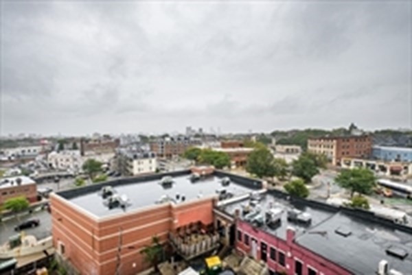 2 beds, 1.5 baths, 840 sqft, $2,900, Unit 604