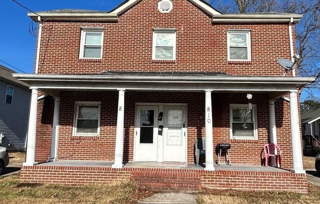 810 2nd Ave Gold