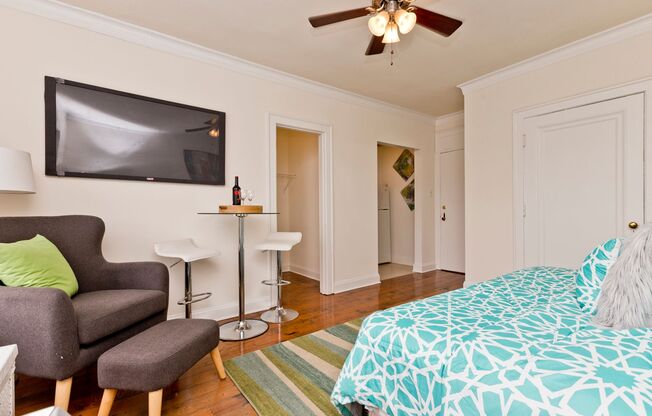 Studio, 1 bath, $1,195, Unit 404