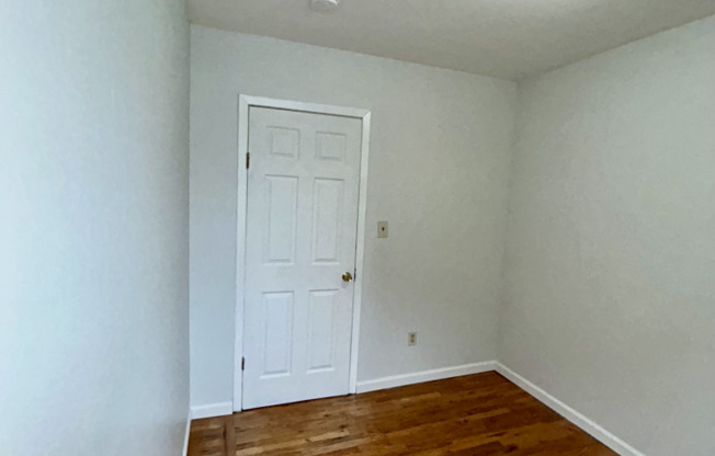 1606 CANARSIE RD