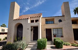 Beautiful modern 1 bed 2 bath corner unit in the Highlands Condominium community.