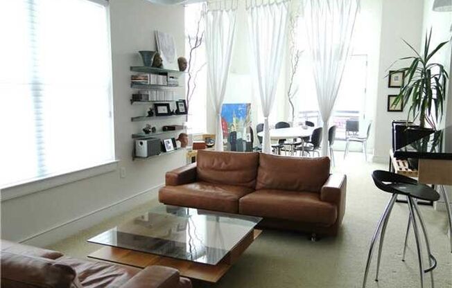 Chapel Hill / 2BR Southern Village Condo AVAIL