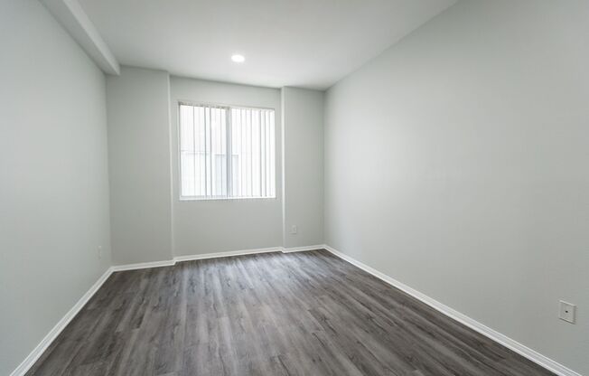 3 beds, 1 bath, 1,250 sqft, $2,598, Unit 310