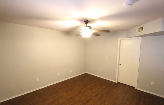 1 bed, 1 bath, $1,600, Unit # 8 163