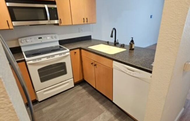 1 bed, 1 bath, $2,395, Unit #17