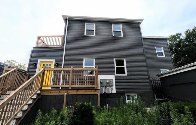 2 SUNNYSIDE ST