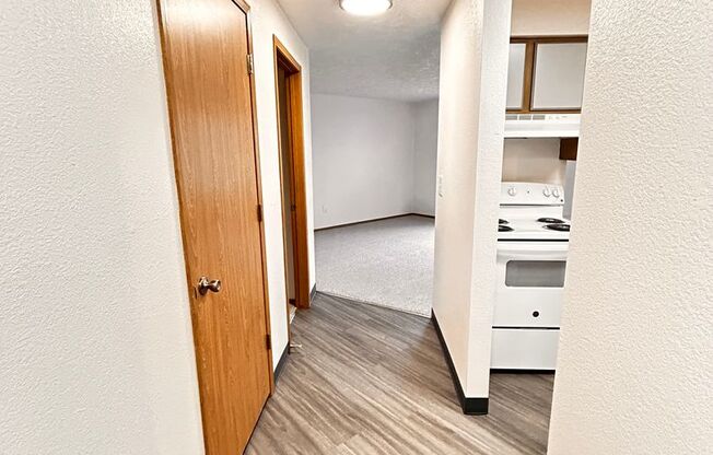 1 bed, 1 bath, 660 sqft, $1,250, Unit W - 043