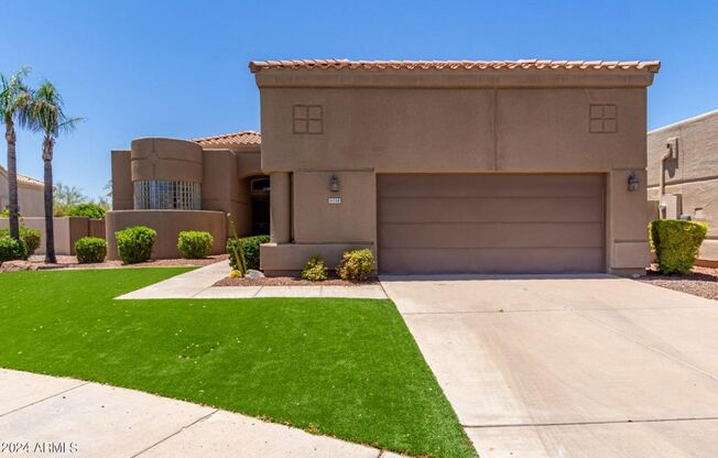 BEAUTIFUL 3 bedroom, 2 bath, 2241 SF rental opportunity in Scottsdale!