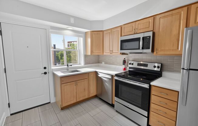 7630 - 38 N Eastlake Ter