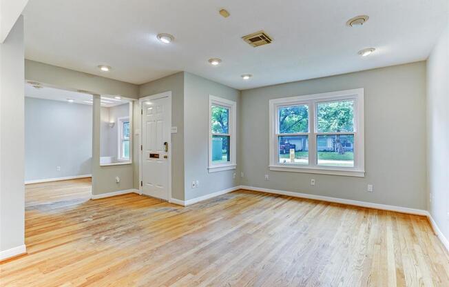 1717 VIKING DR