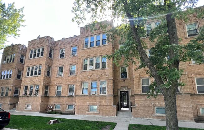 4146-56 N Spaulding