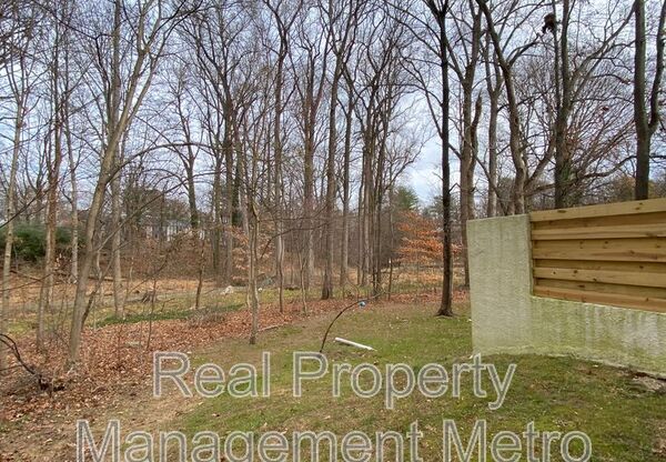 5657 HARPERS FARM RD