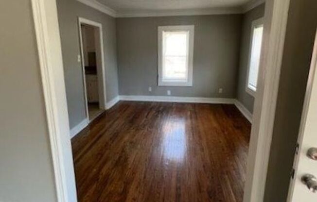 3 beds, 1 bath, $699