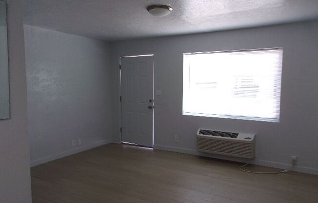 Studio, 1 bath, $650, Unit #29 Mountair Motel