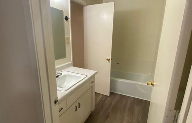 2 beds, 2 baths, $1,195, Unit 1948