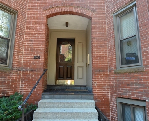 1 bed, 1 bath, 718 sqft, $2,900, Unit 23-2