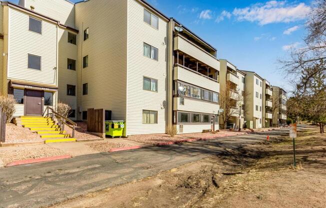 6520 DELMONICO DR