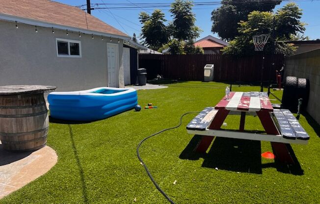 Charming 2 Bedroom, 1 Bath
