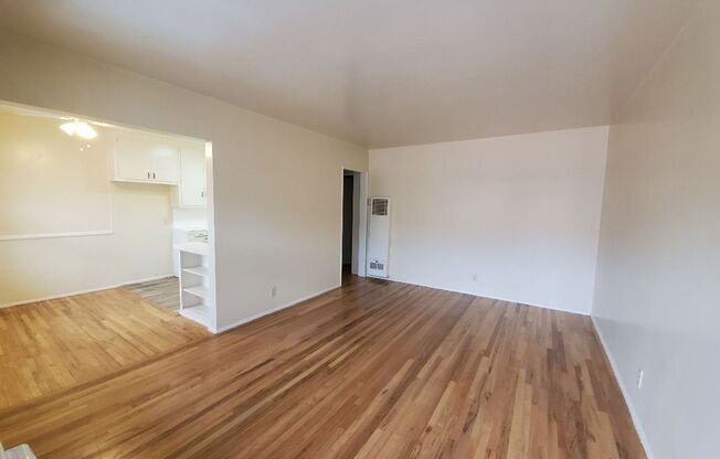 1-Bedroom 1 bath unit in Van Nuys