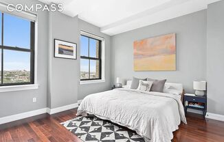 1 HANSON PL