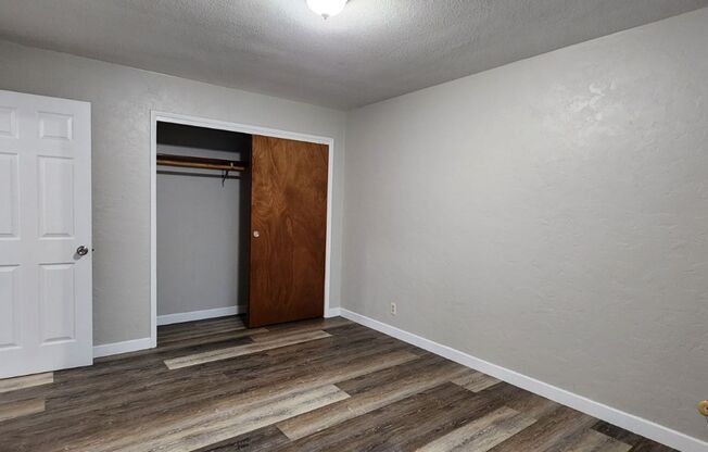 2 beds, 1 bath, $1,395, Unit 819-05